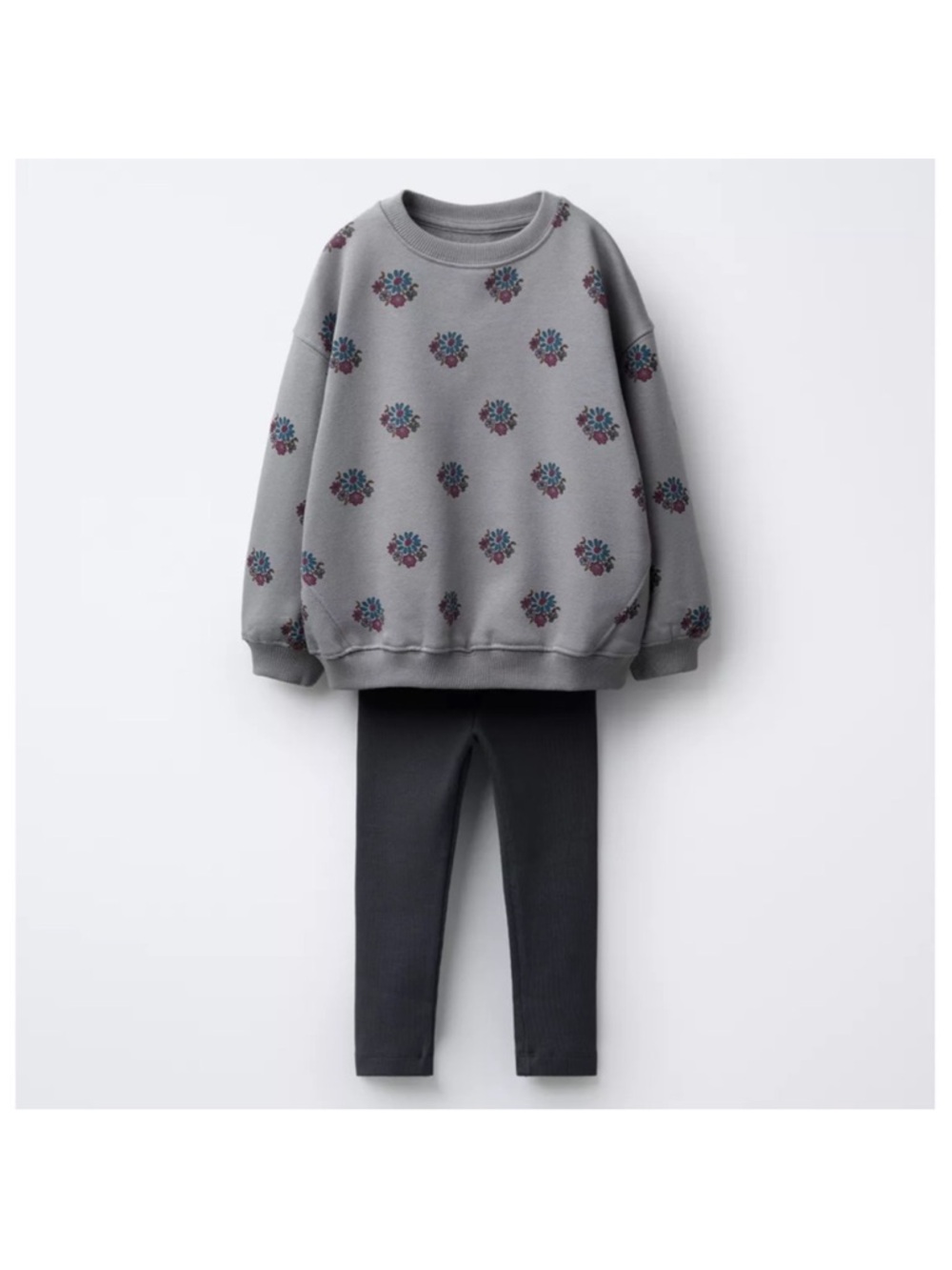 ZARA PRINTED SWEATSHIRT AND RIBBED
LEGGINGS SET